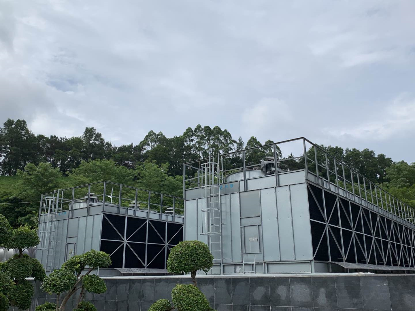 深圳現(xiàn)代演藝中心冷卻塔降噪新技術(shù)(深圳現(xiàn)代演藝中心 烘培)